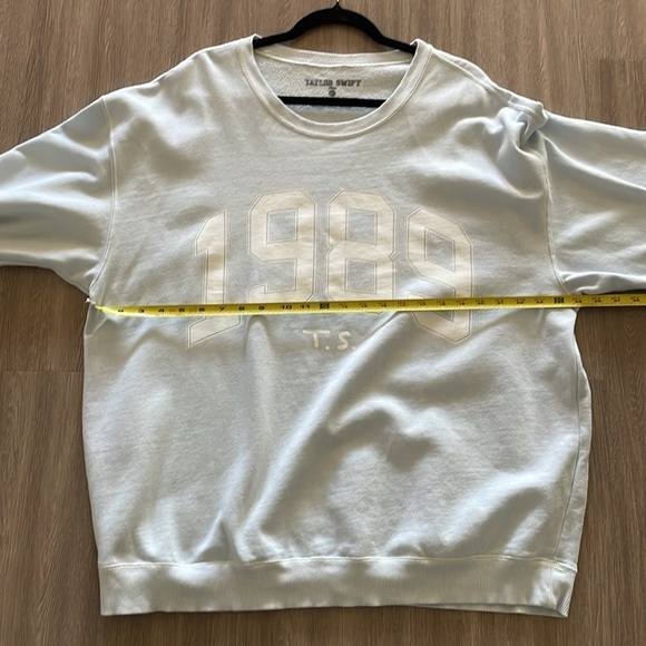 Taylor Swift Women’s Crew Neck Sweatshirt May 2022 Size 2X Loungewear Festival - Picture 10 of 13